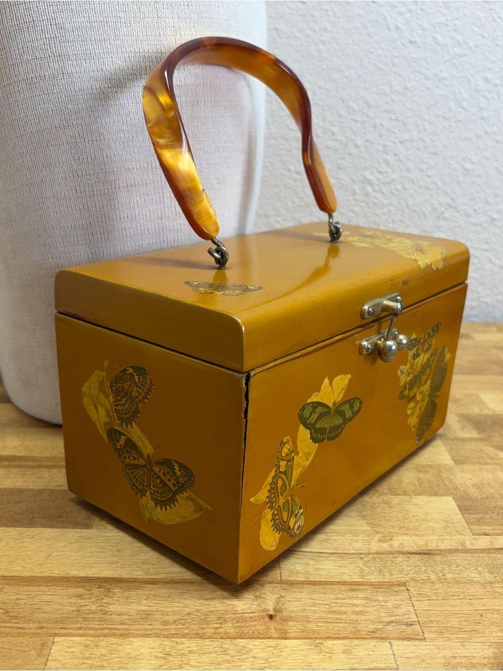 Vintage Butterfly Decoupage Wooden Box Purse Lucite Handle Vanity Case MCM - Picture 7 of 14